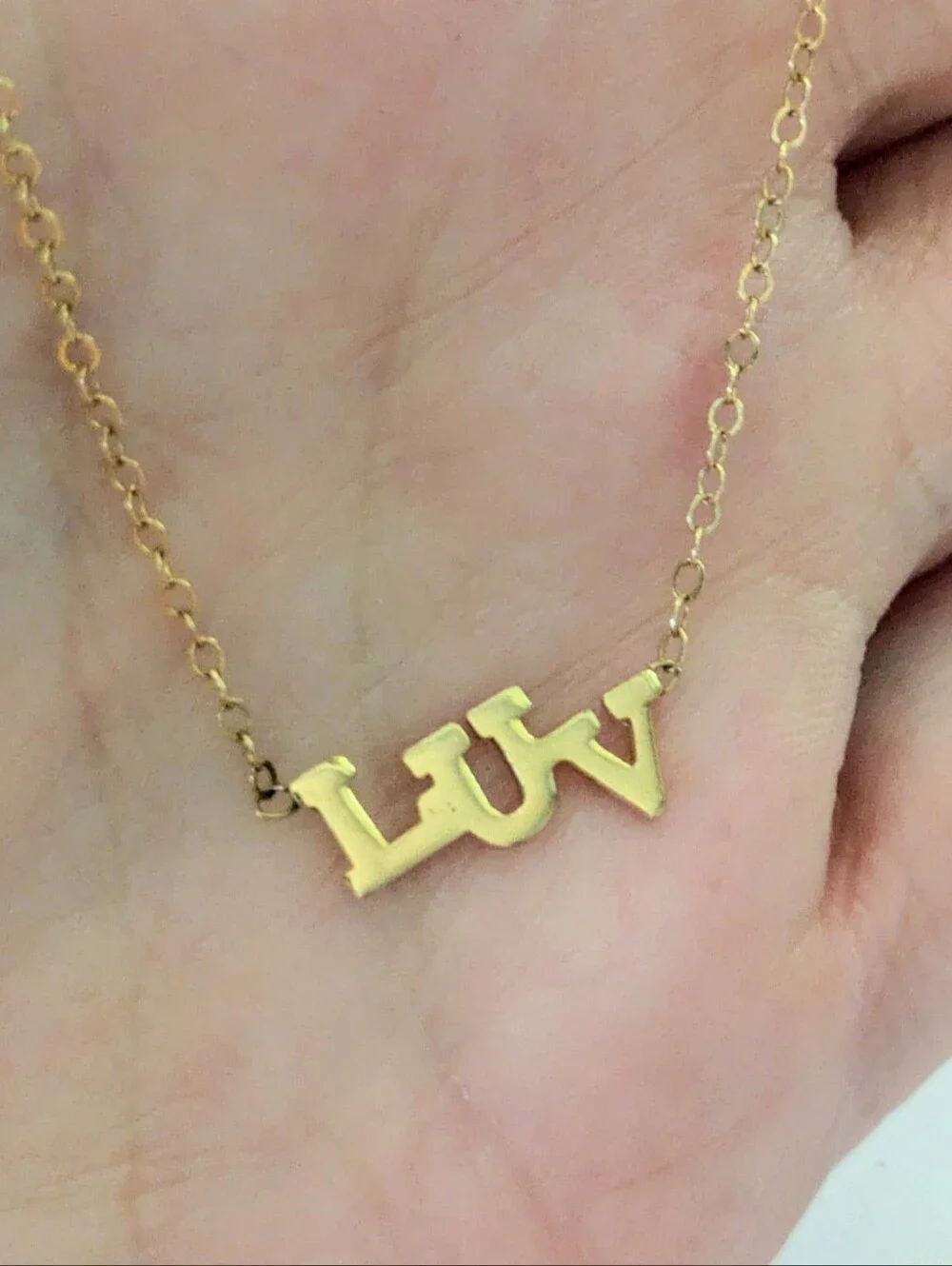 Adorable 14k Solid Yellow Gold LUV Script Pendant Choker Necklace 15.5